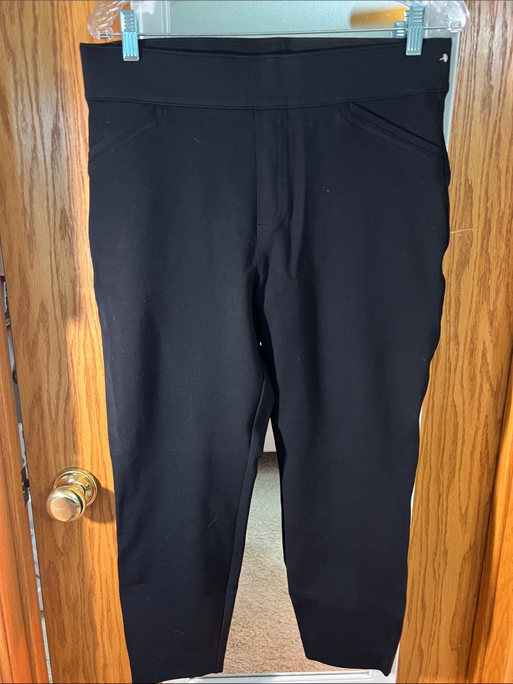 SPANX Black Cropped Sculpting Ankle Pants
